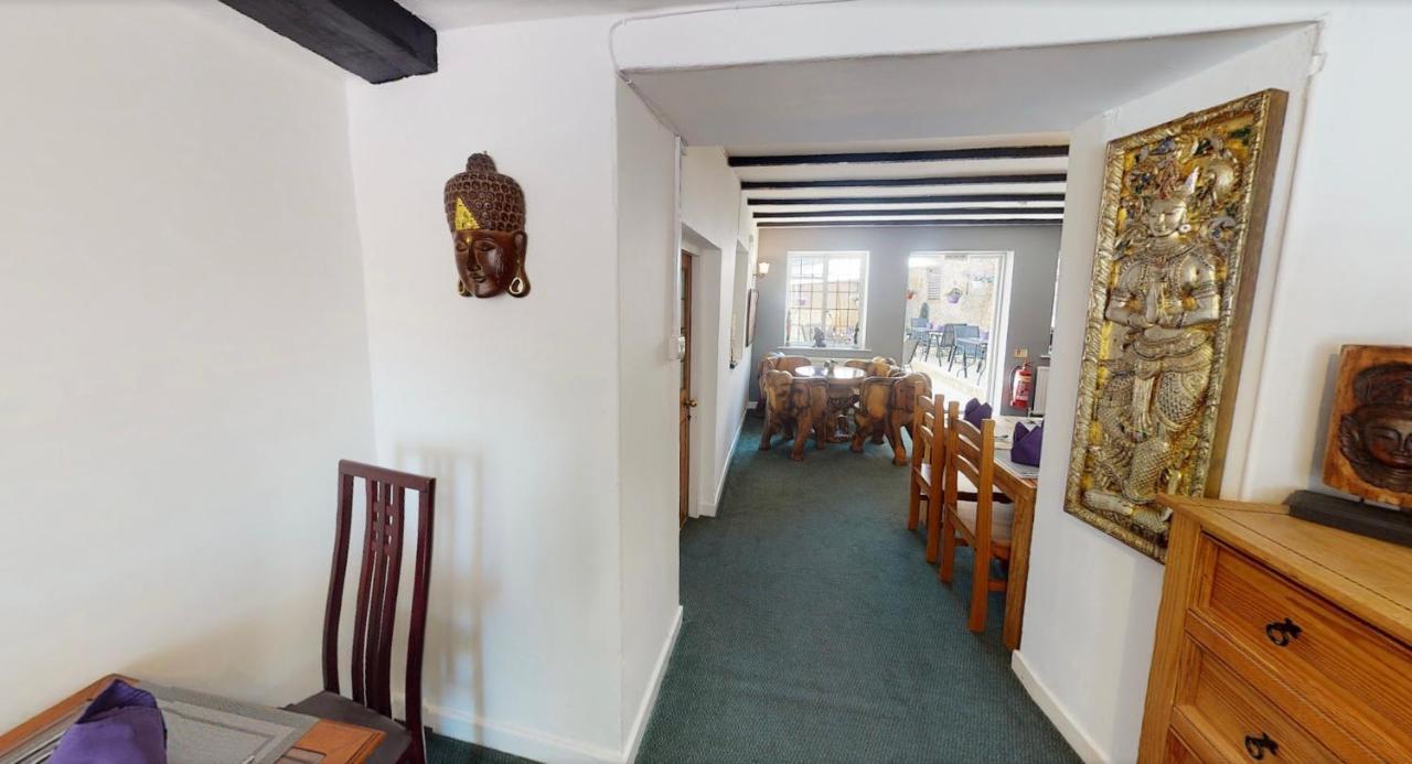 Siam Cottage Guesthouse Over 300 Years Old With Thai Restaurant Moreton-in-Marsh Exterior photo