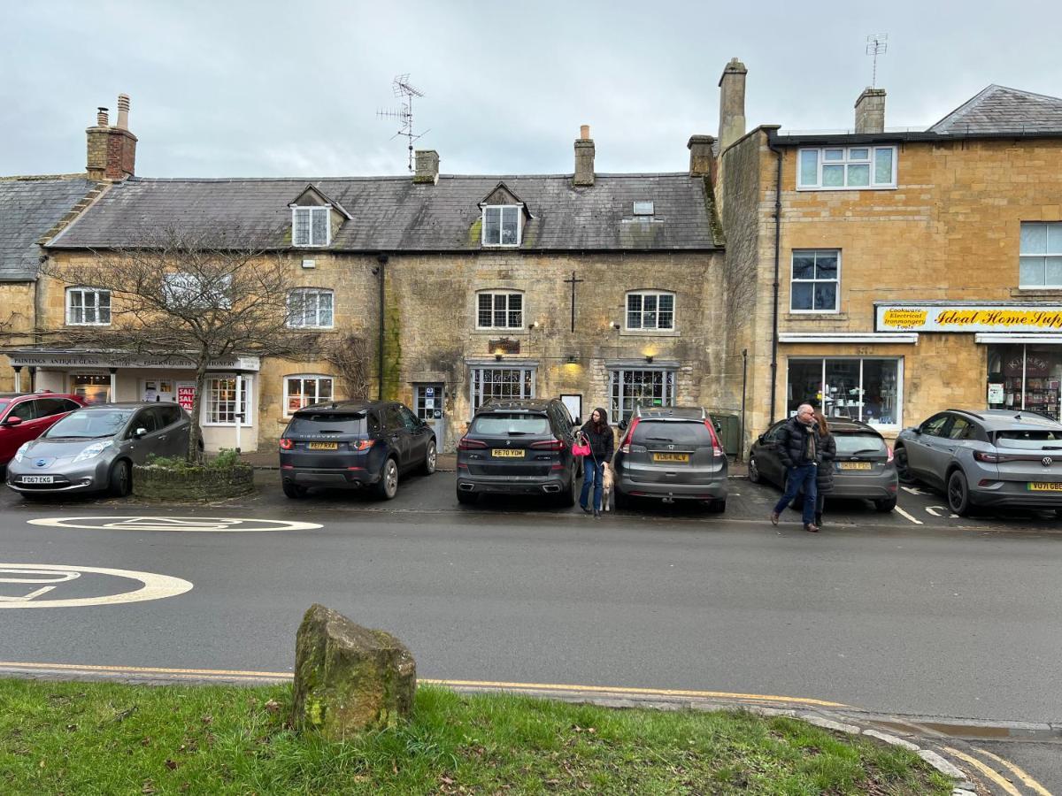 Siam Cottage Guesthouse Over 300 Years Old With Thai Restaurant Moreton-in-Marsh Exterior photo